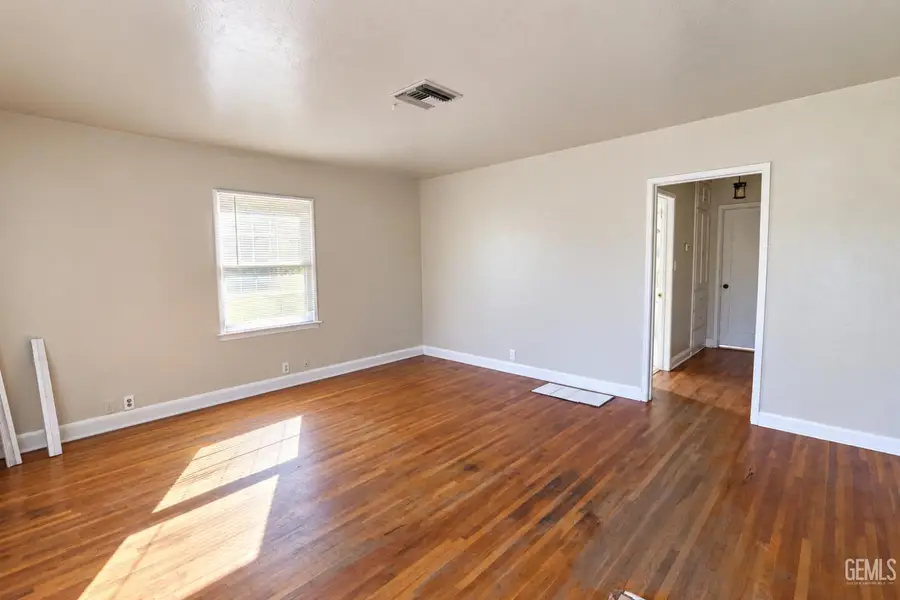 213 EL TEJON AVENUE, Bakersfield, CA 93308 - #2