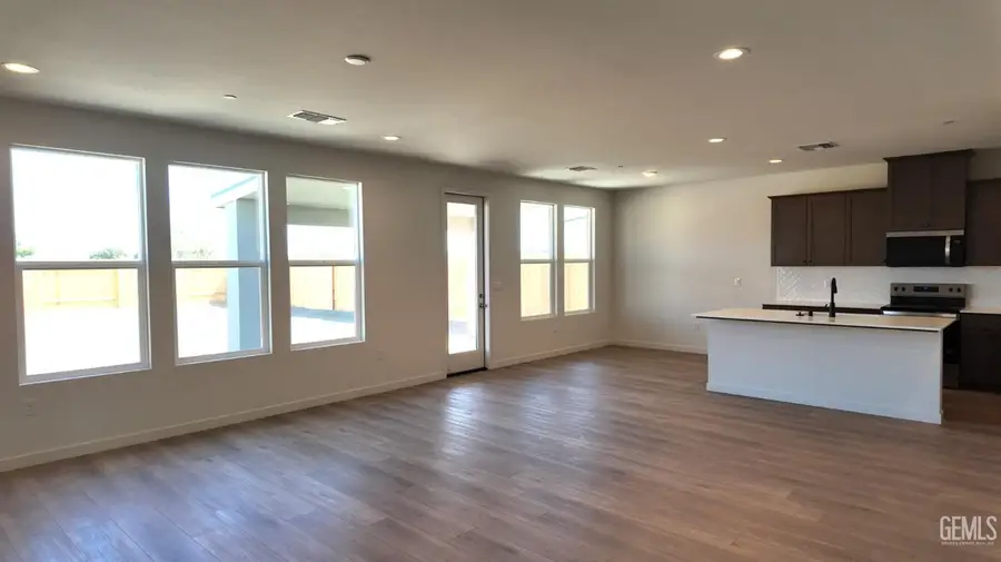 8012 COLUMBIA RIVER, Bakersfield, CA 93311 - #2