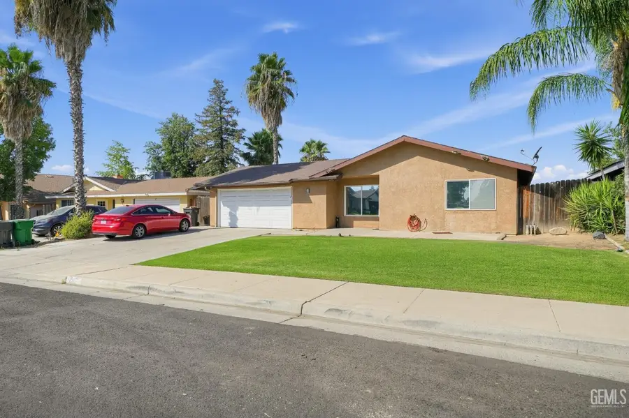 4501 HIGHLAND HILLS STREET, Bakersfield, CA 93308 - #2