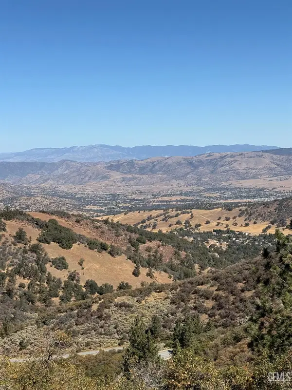 17050 MATTERHORN DRIVE, Tehachapi, CA 93561