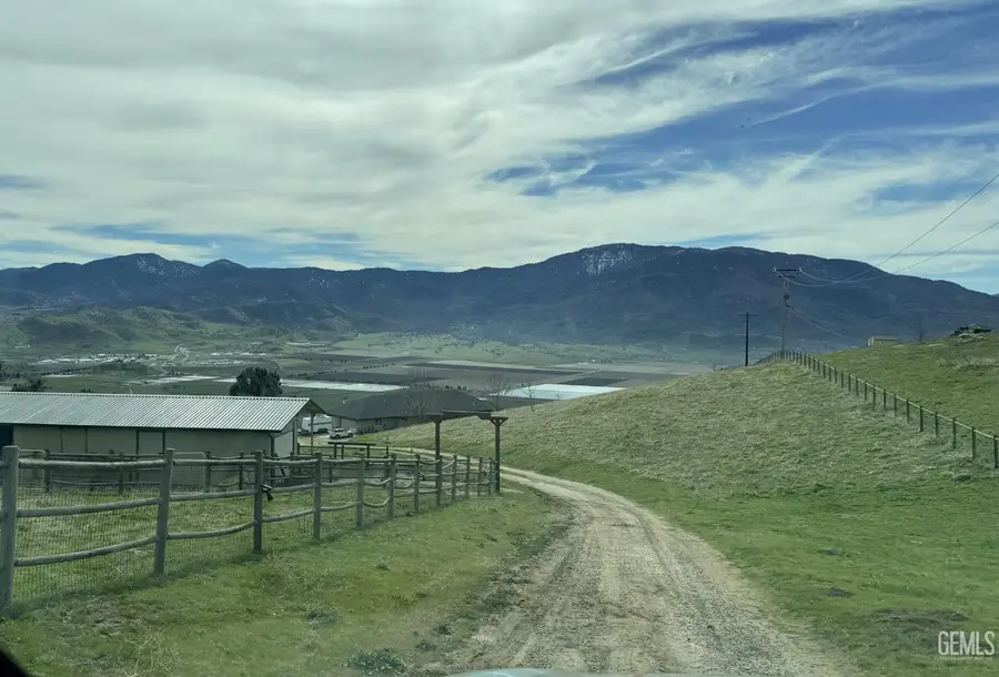 26750 SKYLINE DRIVE, Tehachapi, CA 93561 - #2