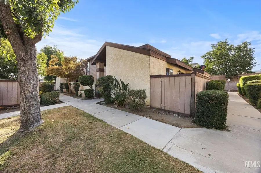 5501 DUNSMUIR ROAD #40, Bakersfield, CA 93309 - #2