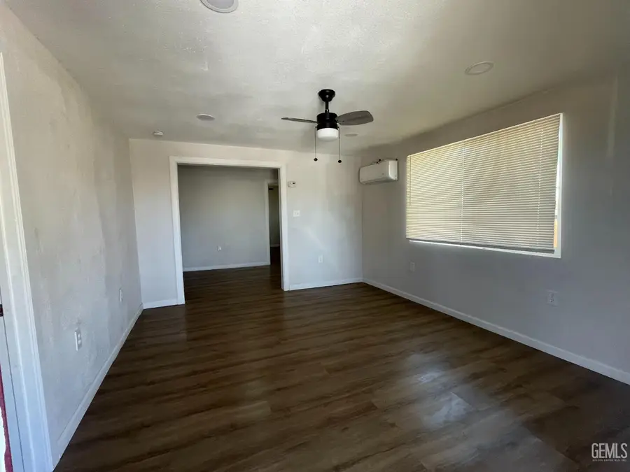 705 CRYSTAL STREET, Taft, CA 93268 - #3