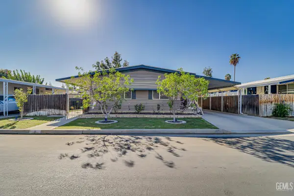 400 E ROBERTS LANE #8, Bakersfield, CA 93308