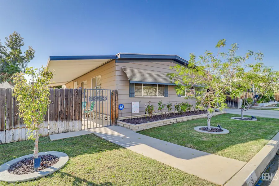 400 E ROBERTS LANE #8, Bakersfield, CA 93308 - #2