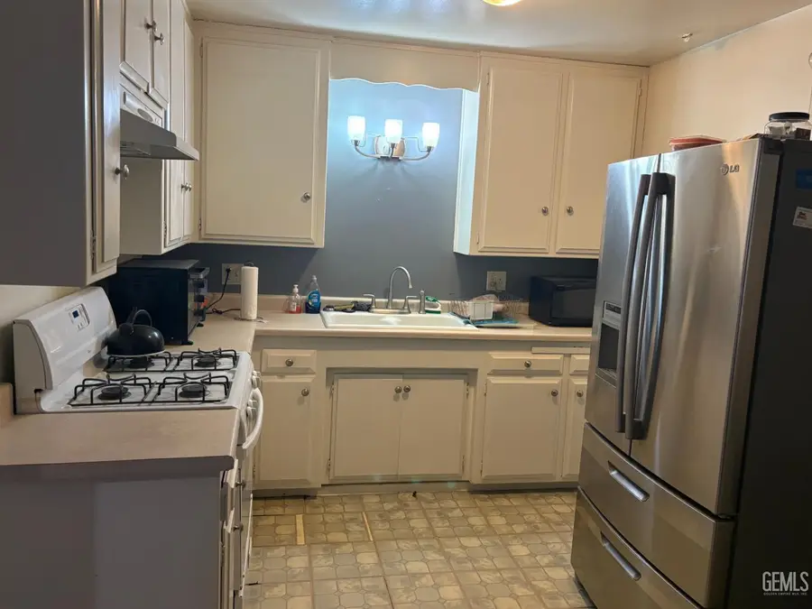 409 E J STREET, Tehachapi, CA 93561 - #2