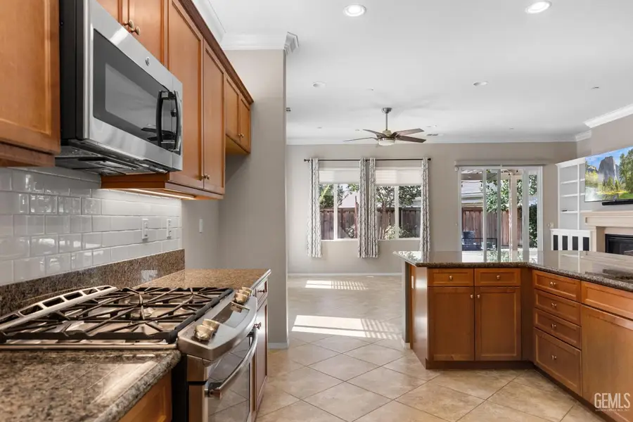 10007 STOCKHOLM PLACE, Bakersfield, CA 93306 - #3