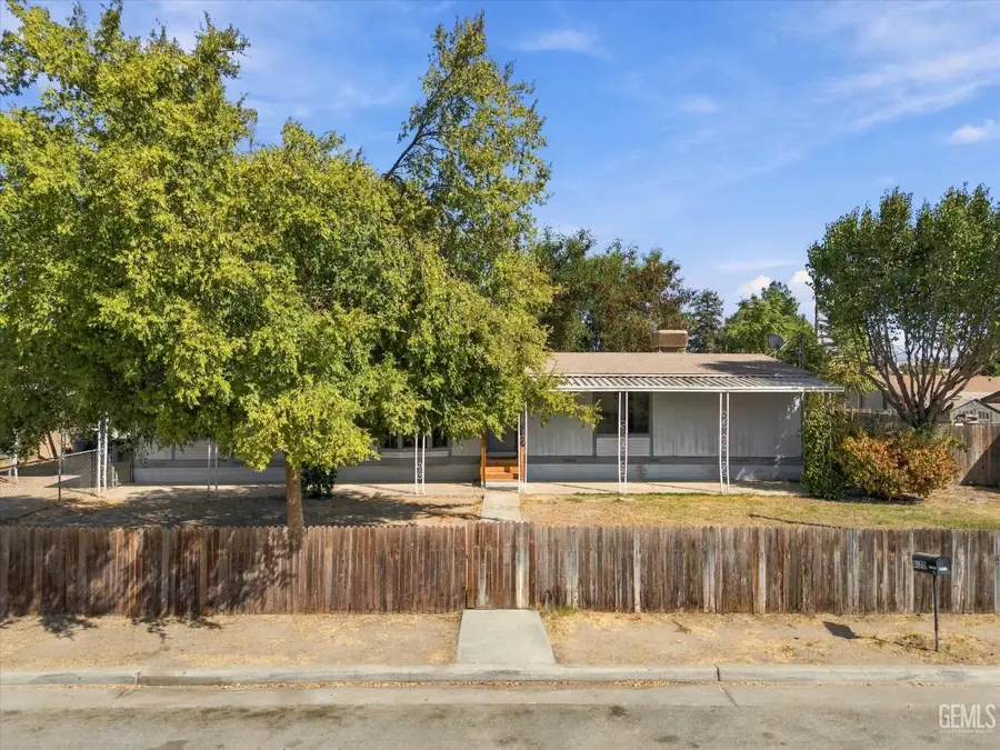 8870 HUDSON PLACE, Bakersfield, CA 93307 - #2