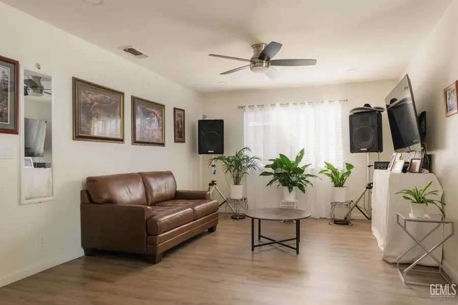 1843 CHAPARRAL CIRCLE, Delano, CA 93215 - #3