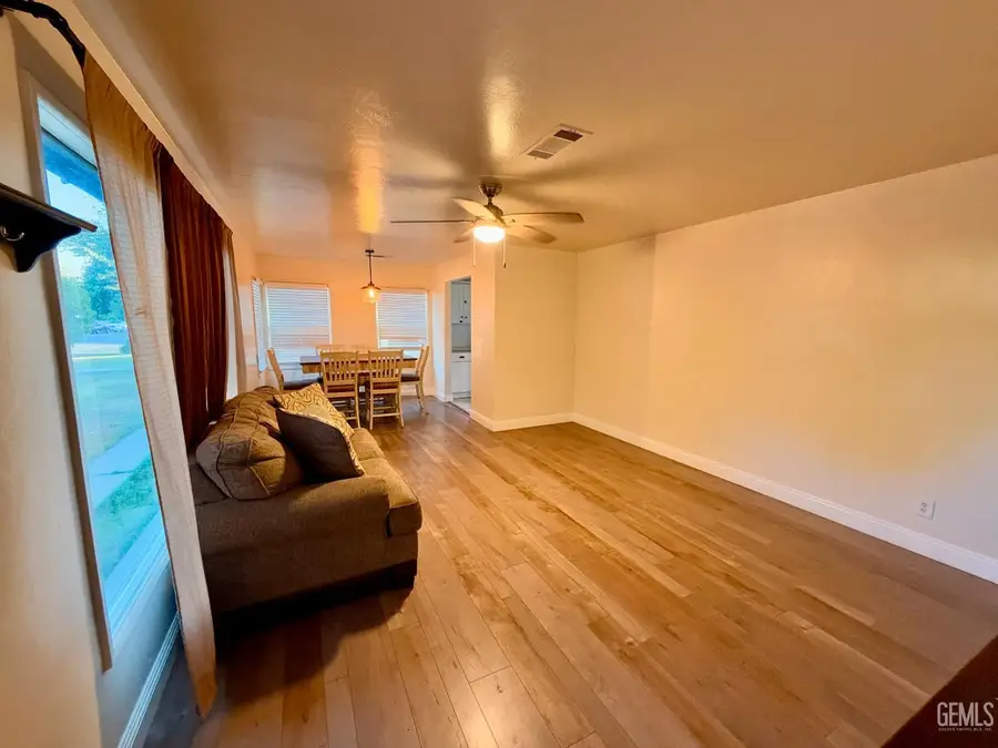129 BEECH STREET, Bakersfield, CA 93304 - #2
