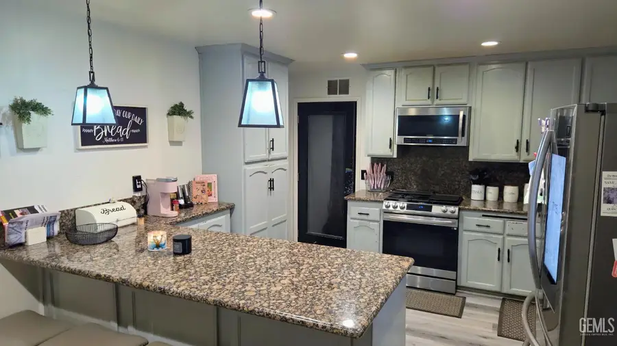2713 BLADEN STREET, Bakersfield, CA 93309 - #3
