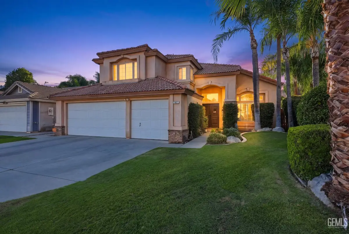 911 CROWN POINTE DRIVE, Bakersfield, CA 93312 - #1
