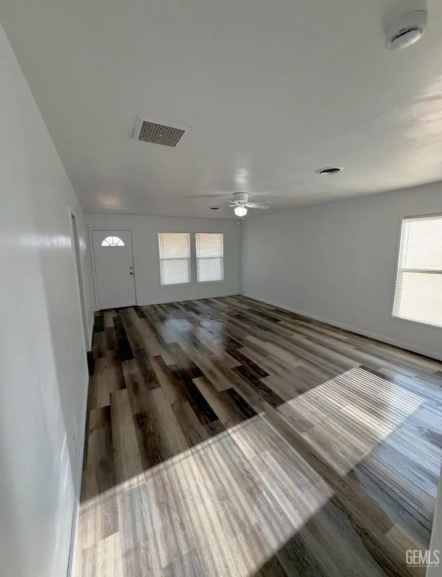 1316 CRAWFORD STREET, Bakersfield, CA 93305 - #2