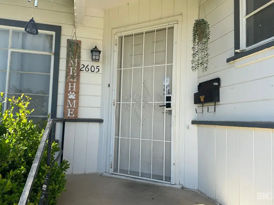 2605 MANOR STREET, Bakersfield, CA 93308 - #2