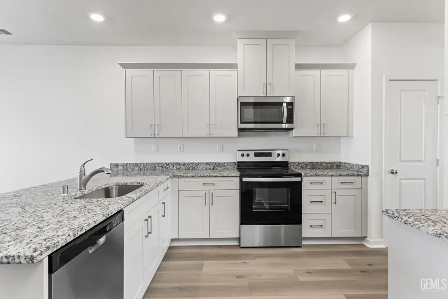 7704 RAMBUTAN PLACE, Bakersfield, CA 93313 - #3