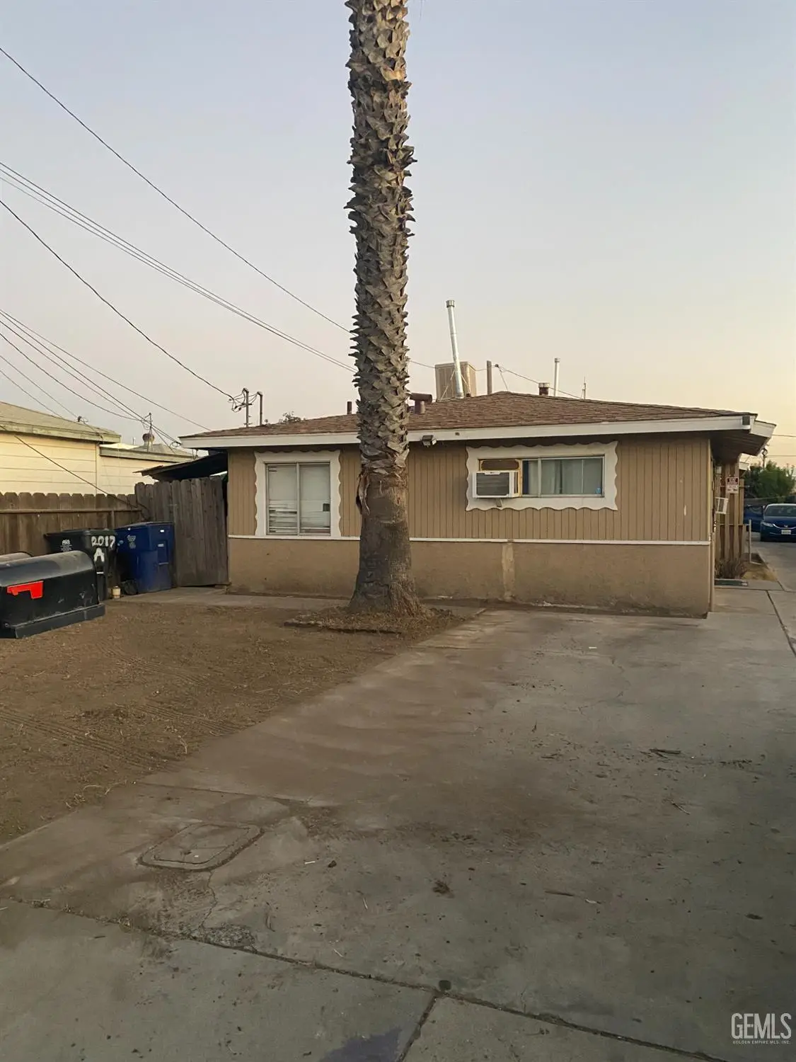 2017 PLANZ ROAD, Bakersfield, CA 93304 - #1