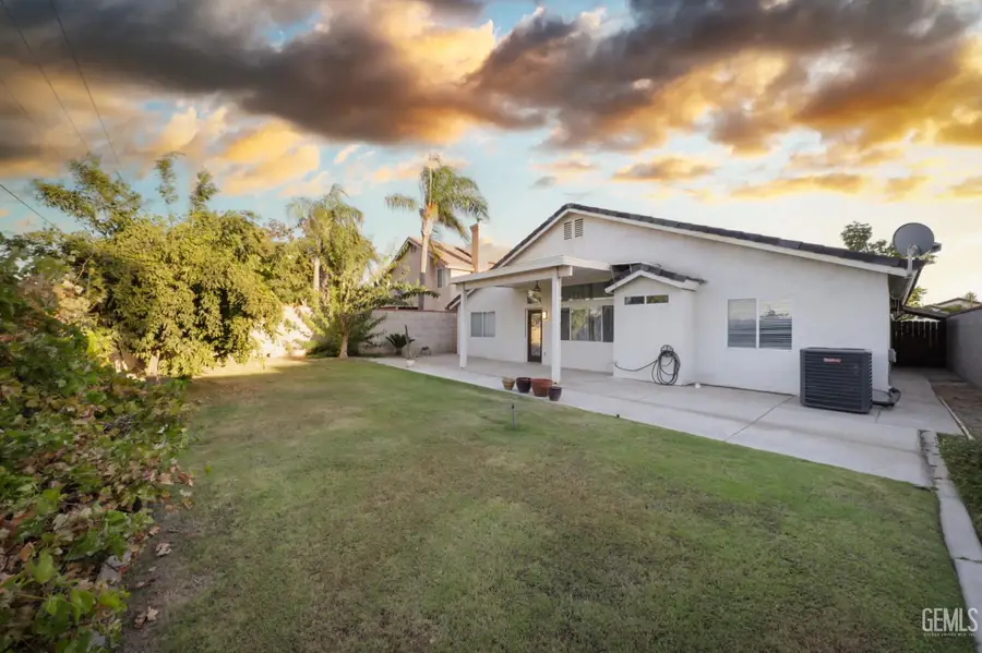 10304 CRANDON PARK DRIVE, Bakersfield, CA 93312 - #2