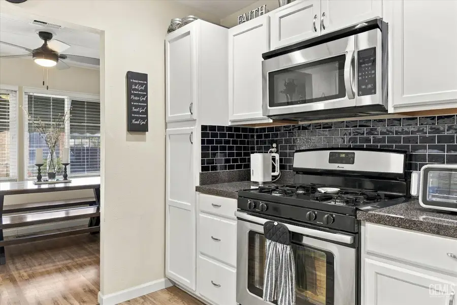 725 45TH STREET, Bakersfield, CA 93301 - #2