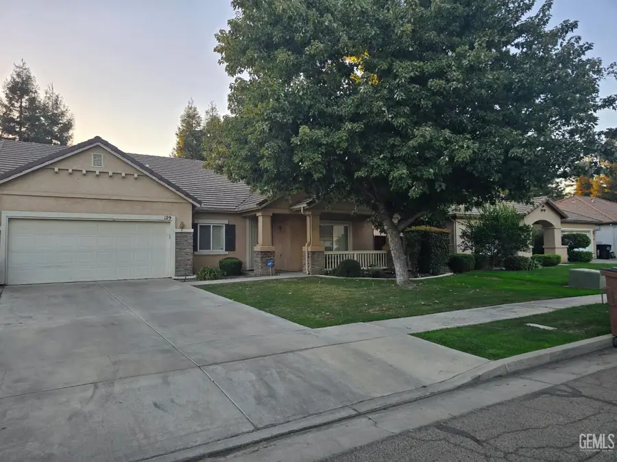 129 N ANTHONY ST, Visalia, CA 93291 - #2