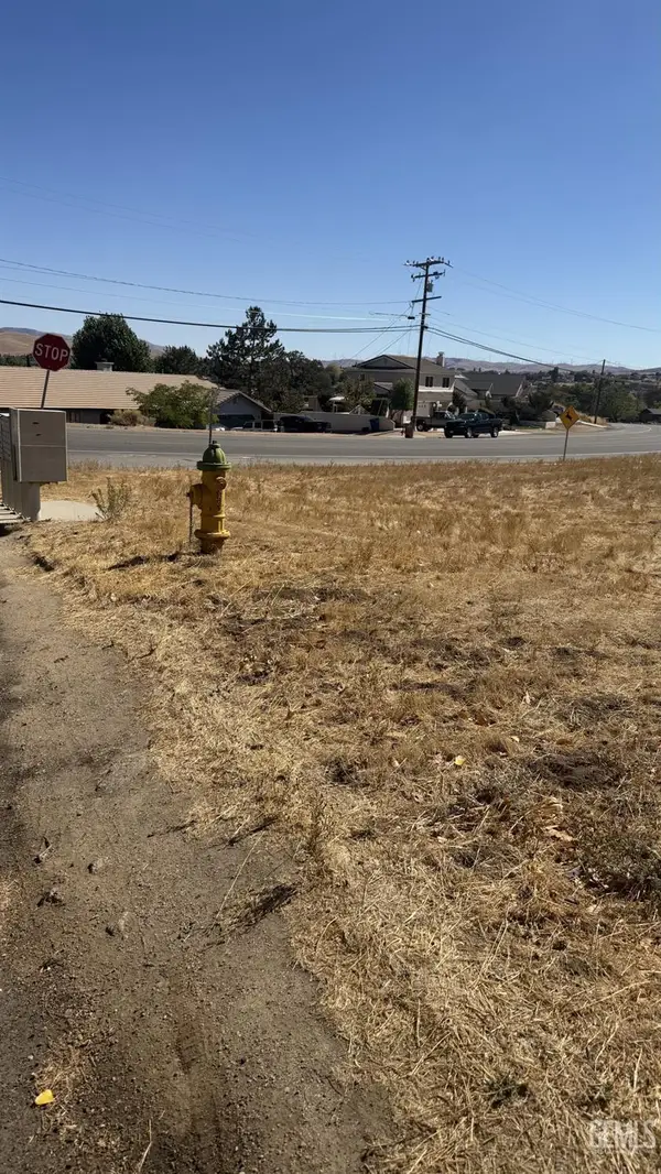21200 DELMAR AVENUE, Tehachapi, CA 93561