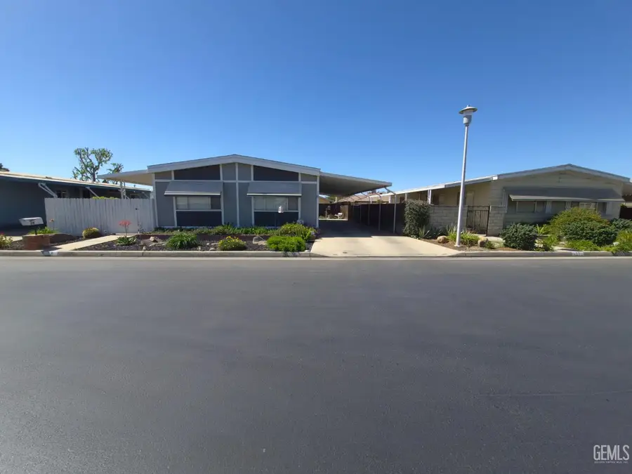 400 E ROBERTS LANE #18, Bakersfield, CA 93308 - #2