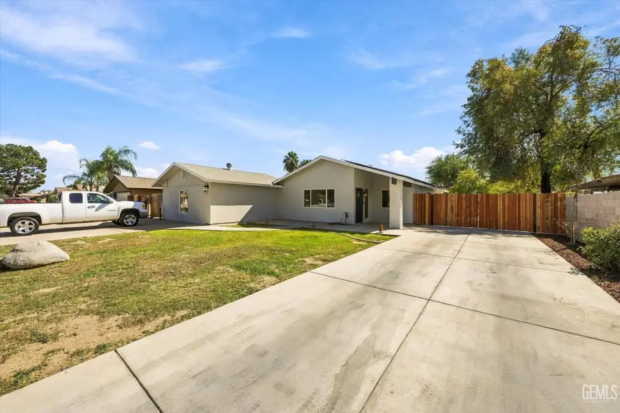 10601 MICHELE AVENUE, Bakersfield, CA 93312 - #2