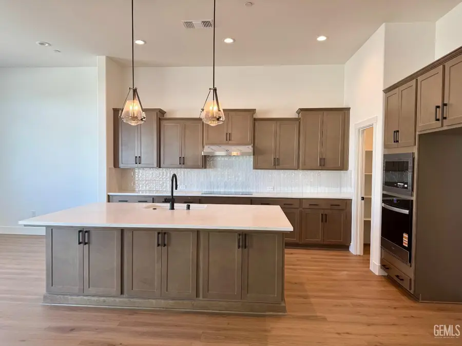 14832 WHITTINGTON, Bakersfield, CA 93311 - #2