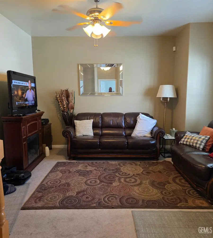 2111 ABRAMS WAY, Bakersfield, CA 93301 - #2