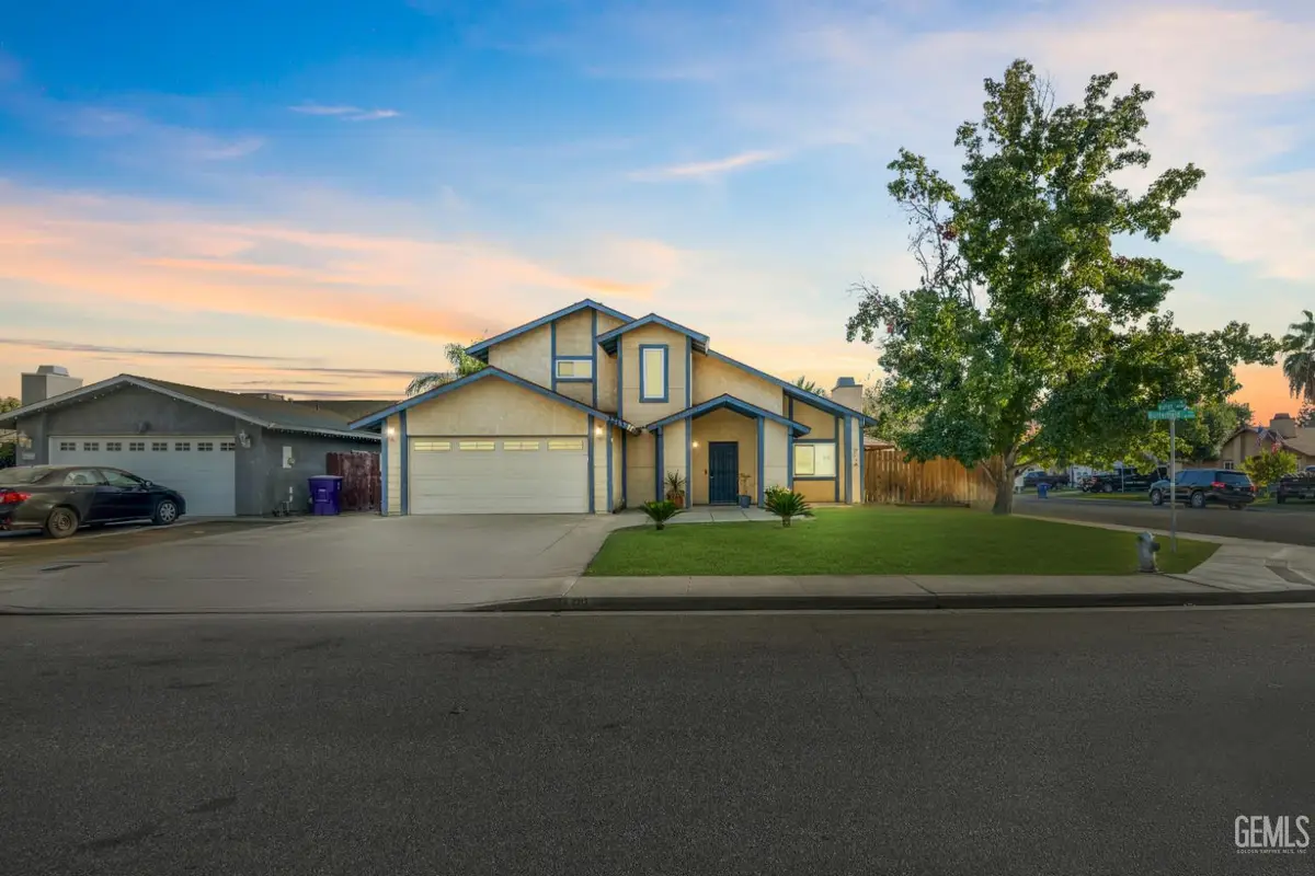 2213 BUTTERFIELD AVENUE, Bakersfield, CA 93304 - #1