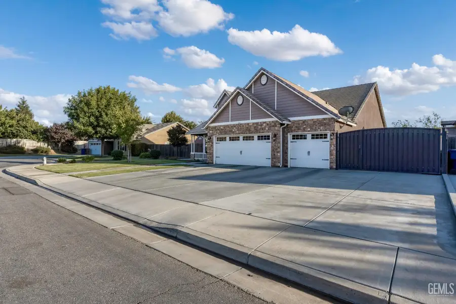 10105 CRANBERRY ISLE DRIVE, Bakersfield, CA 93314 - #3