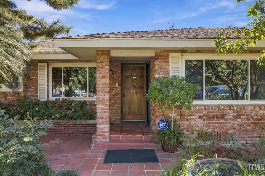 3001 19TH STREET, Bakersfield, CA 93301 - #2