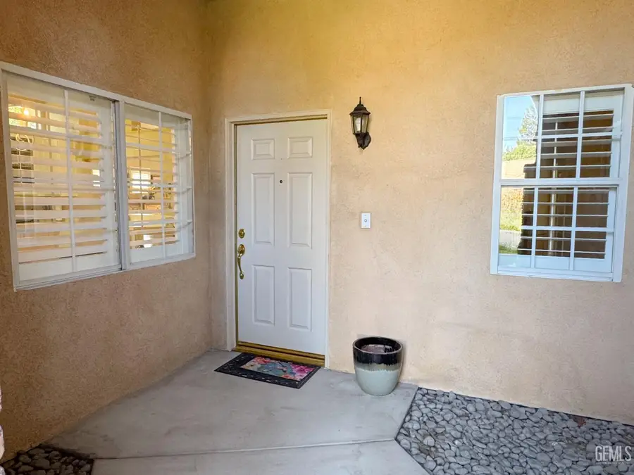9805 CABBAGE ROSE AVENUE, Bakersfield, CA 93311 - #3