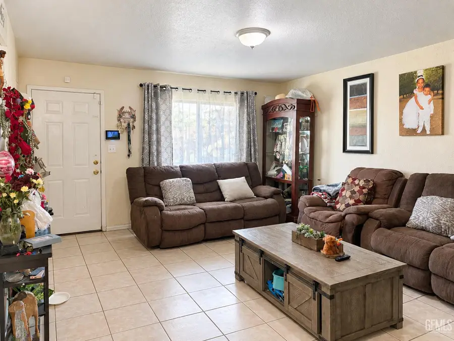 21342 KINGS STREET, Lost Hills, CA 93249 - #3