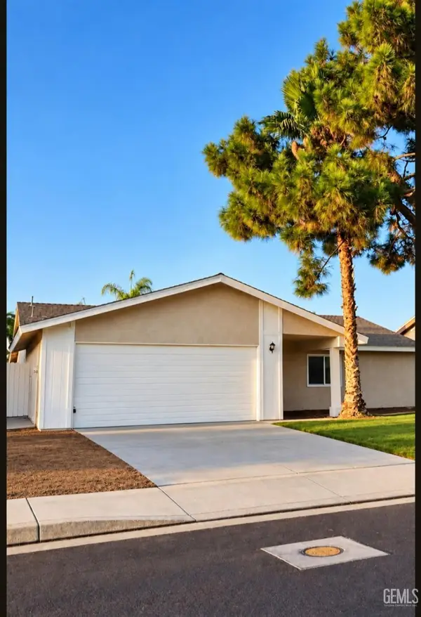 1716 SAINT CLAIR CT, Bakersfield, CA 93304