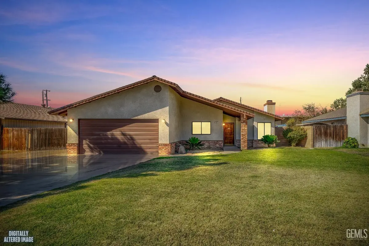 613 S OLIVE STREET, Bakersfield, CA 93304 - #1