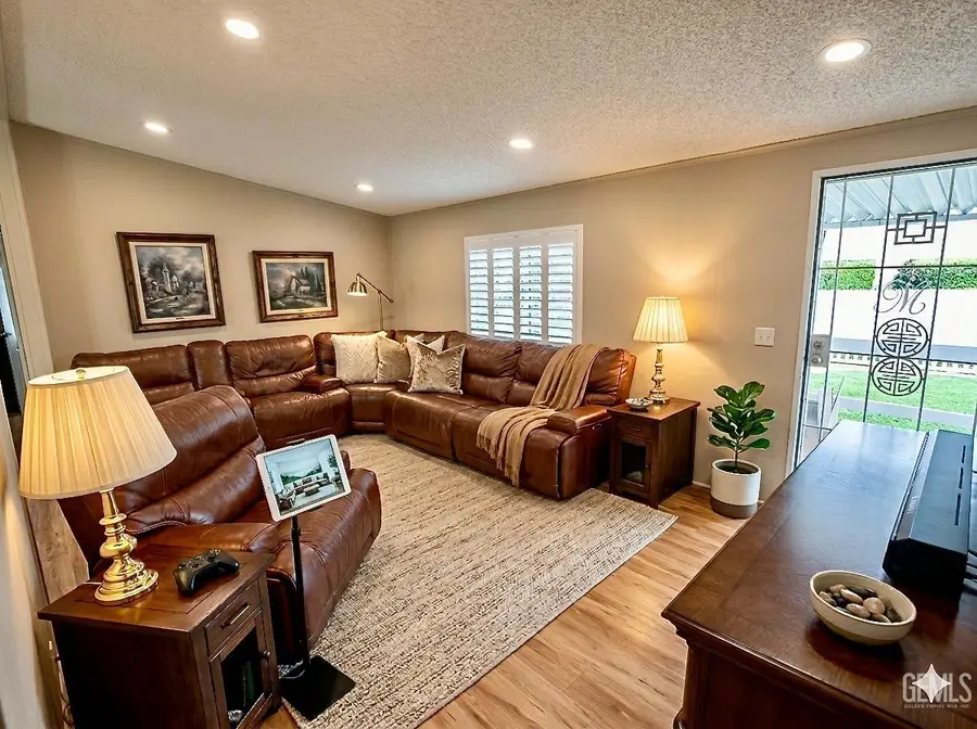 4216 KINGMAN LANE, Bakersfield, CA 93301 - #3
