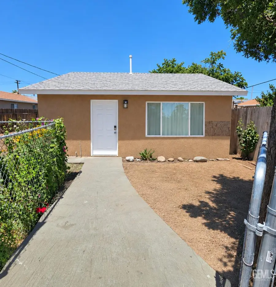 915 30TH STREET, Bakersfield, CA 93301 - #3