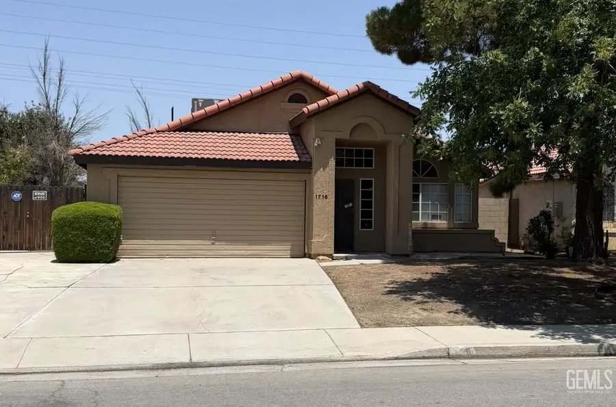1716 SAINT HELENS AVENUE, Bakersfield, CA 93304 - #2