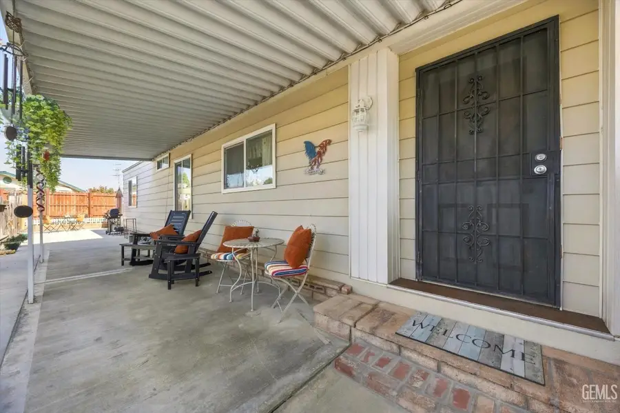704 46TH STREET, Bakersfield, CA 93301 - #2