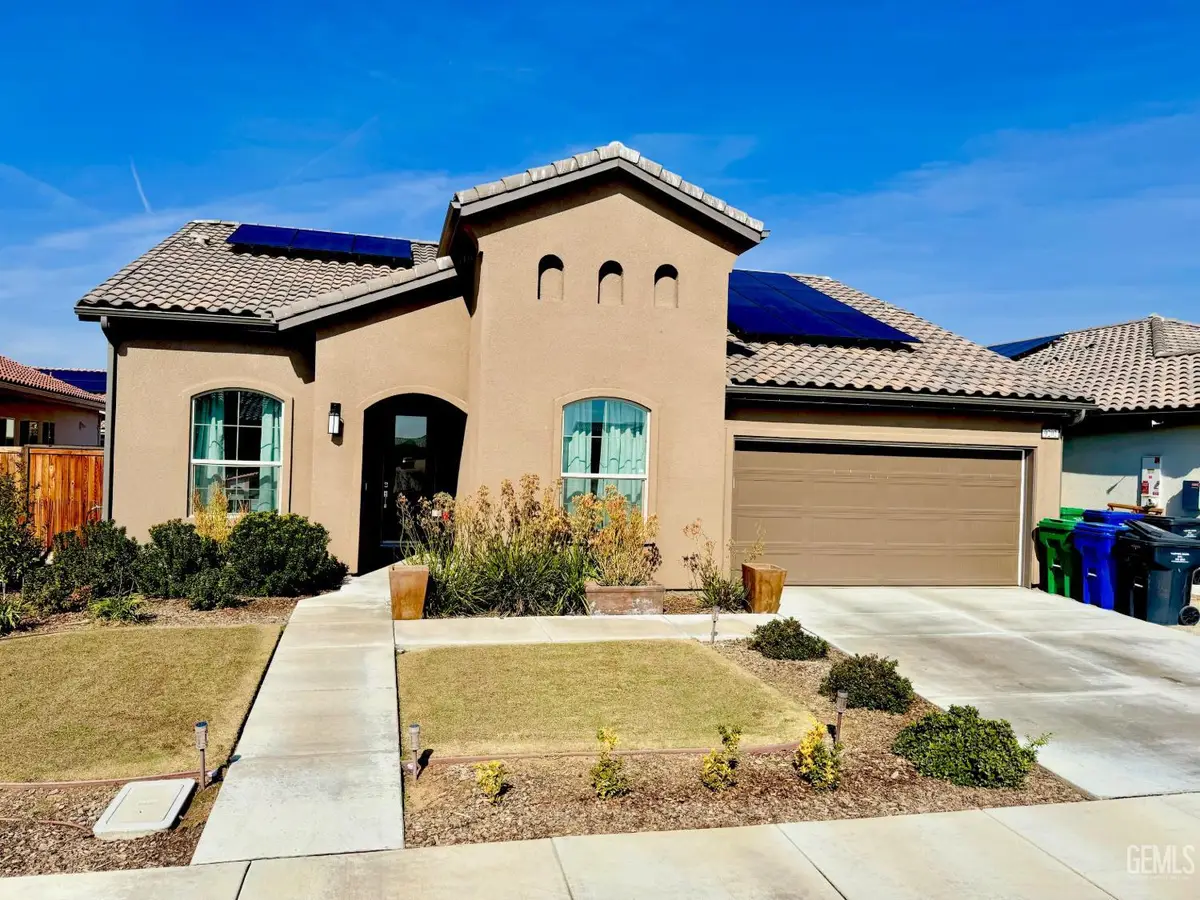 9202 CAPE FOREST LANE, Shafter, CA 93263 - #1