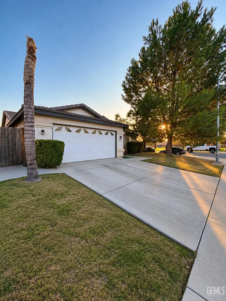 5317 LA PINTA MARIA DRIVE, Bakersfield, CA 93307 - #2