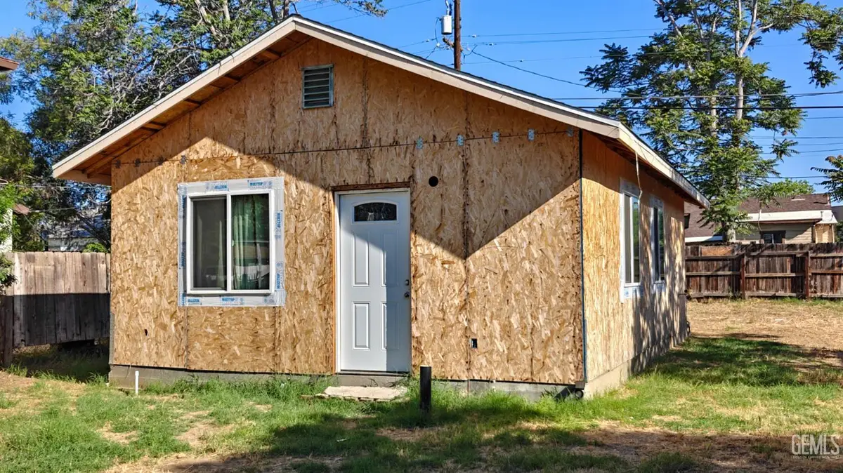 118 HUGHES AVENUE, Bakersfield, CA 93308 - #1