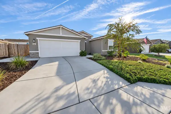 8611 LACUNA COIL AVENUE, Bakersfield, CA 93311