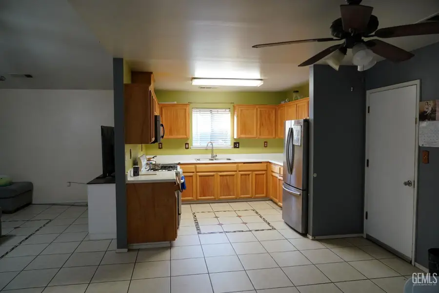 2232 PALOMAR COURT, Delano, CA 93215 - #3