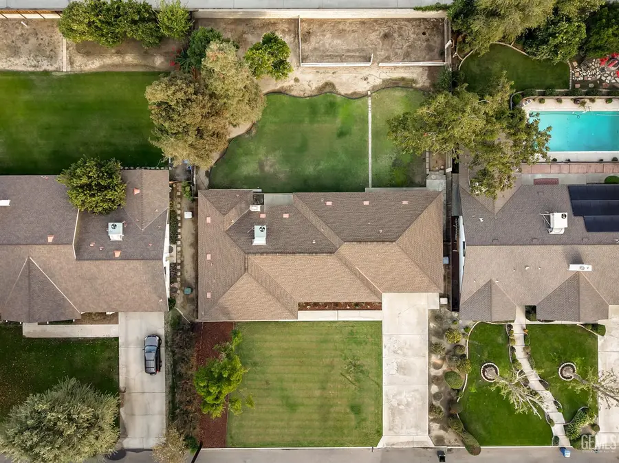 320 HUME LANE, Bakersfield, CA 93309 - #2