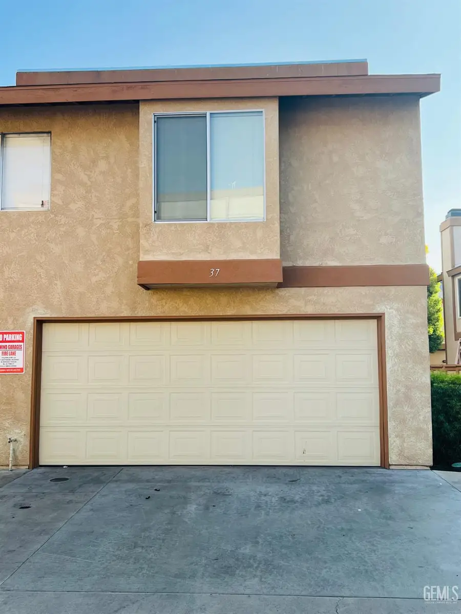 2600 CHANDLER COURT #37, Bakersfield, CA 93309 - #2