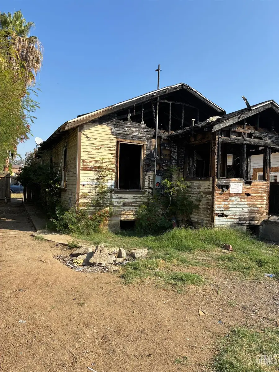1015 FLOWER STREET, Bakersfield, CA 93305 - #3
