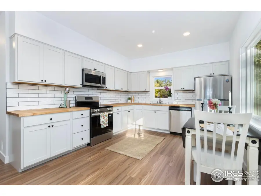 437 Clover Ln, Fort Collins, CO 80521 - Image #2