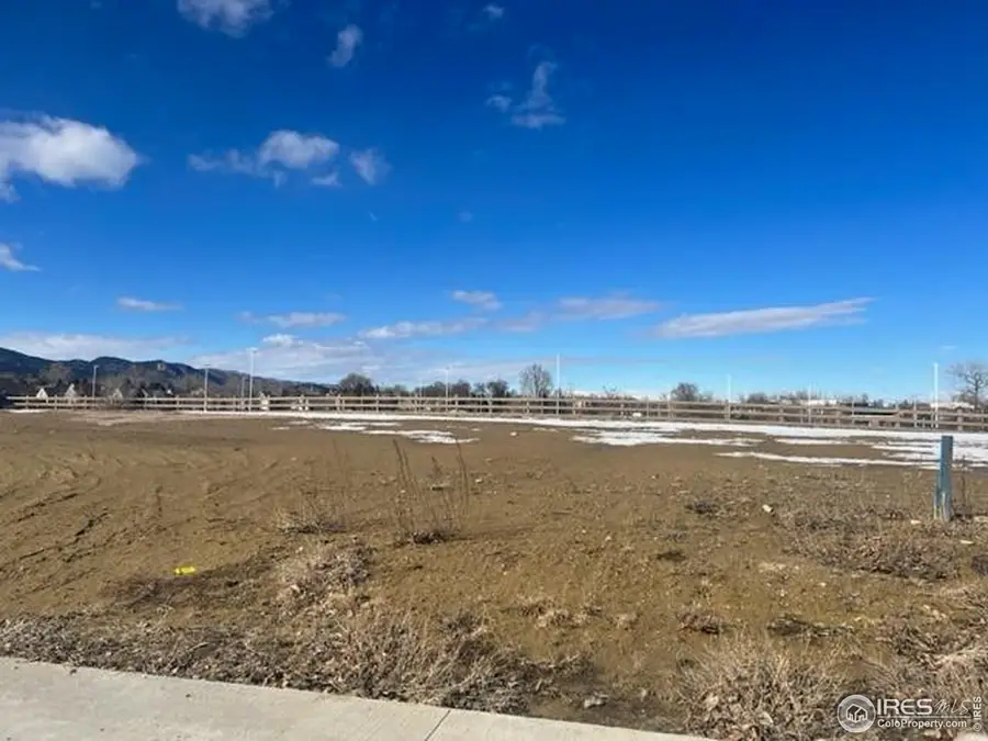 938 Langdale Dr, Fort Collins, CO 80526 - #3