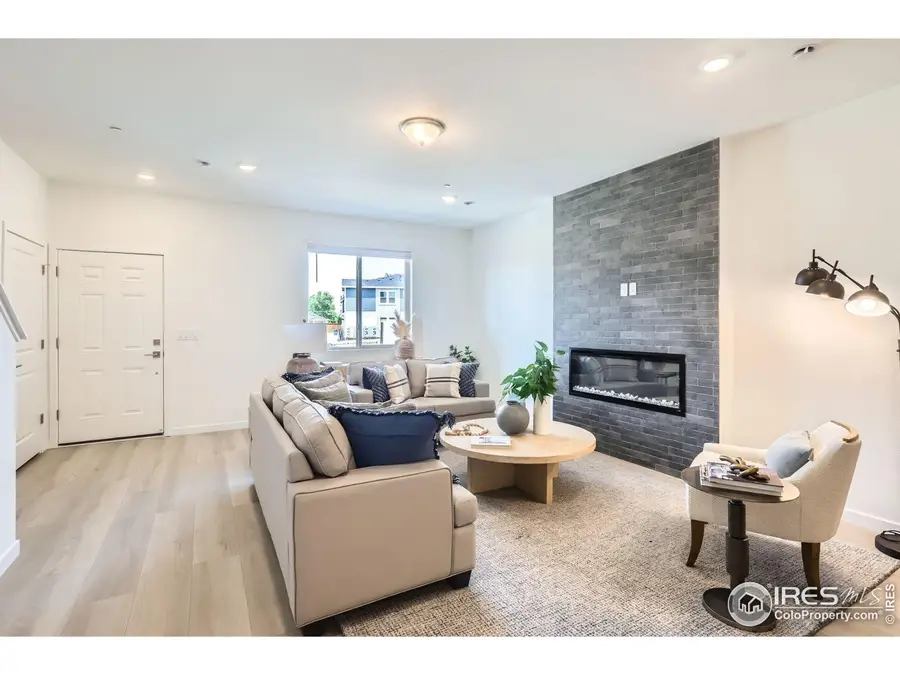 2768 Bear Springs Cir, Longmont, CO 80503 - Image #2